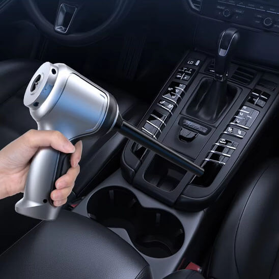 aspirateur a main nettoyage tableau bord voiture