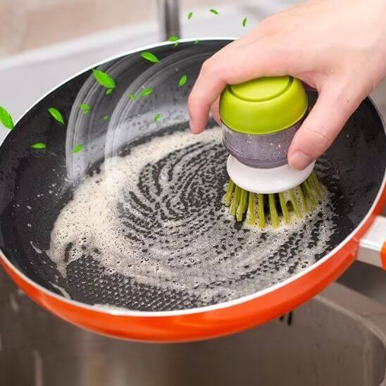brosse vaisselle poele fragile rouge