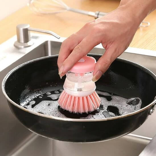 brosse vaisselle rose clair nettoyage intense poele