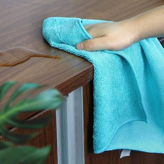 chiffon microfibre bleu clair essuyage eau